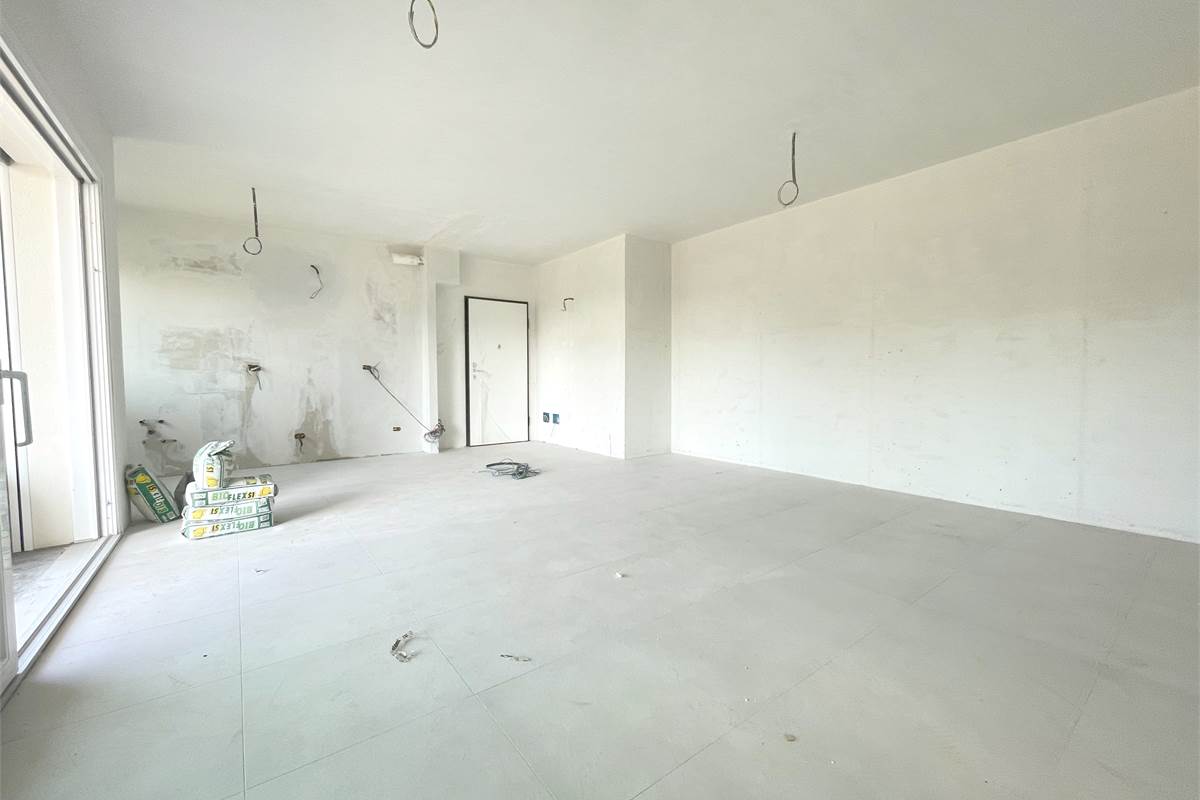 Nuovo quadrilocale con giardino