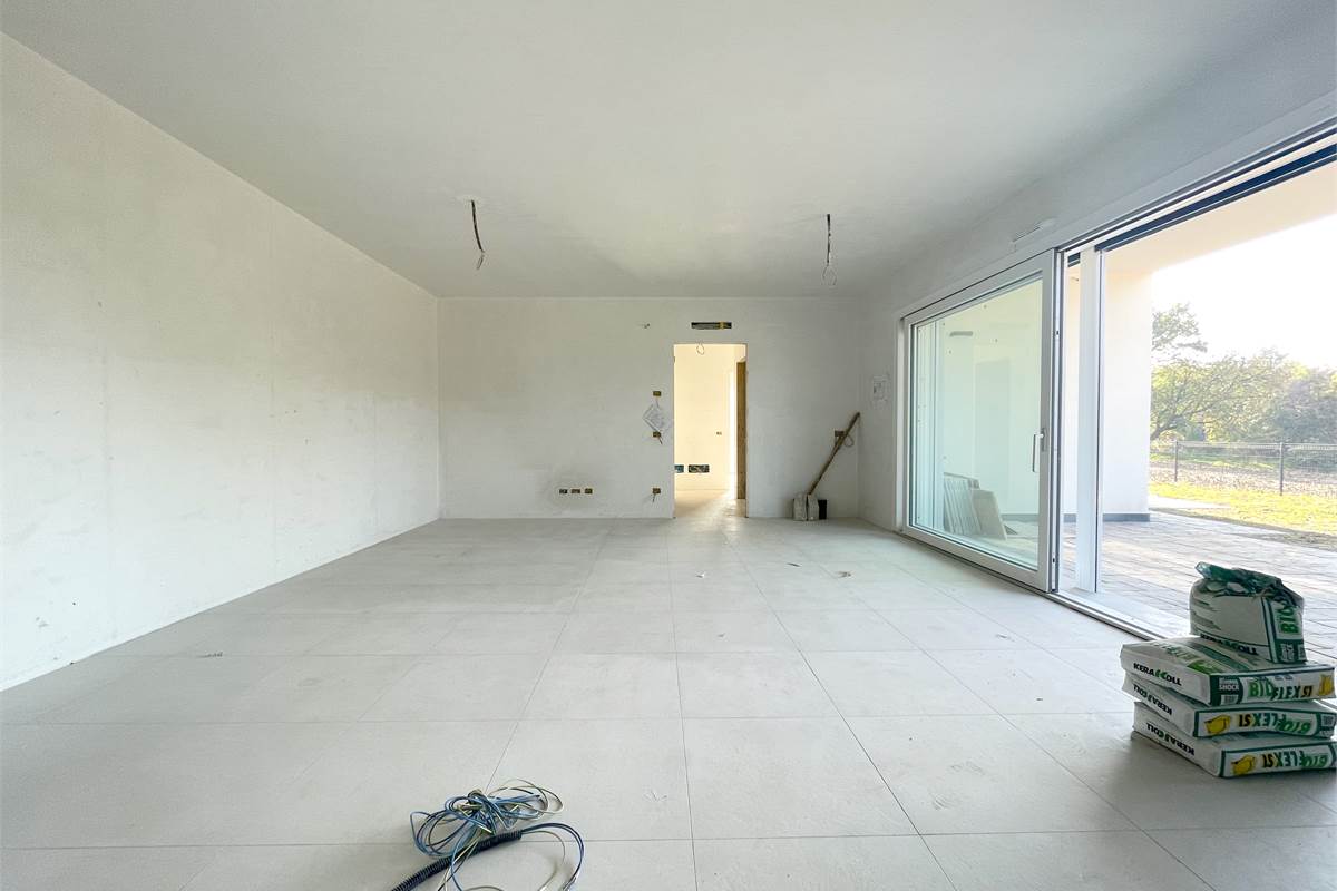 Nuovo quadrilocale con giardino
