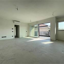 Nuovo trilocale con terrazzo e box