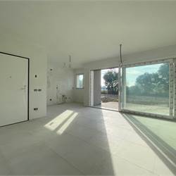 Nuovo trilocale con giardino