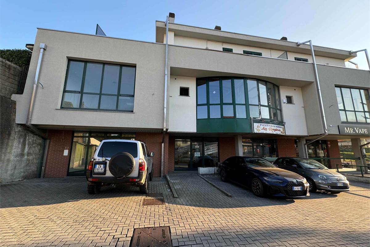 Locale commerciale fronte strada