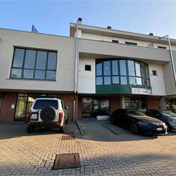 Locale commerciale fronte strada