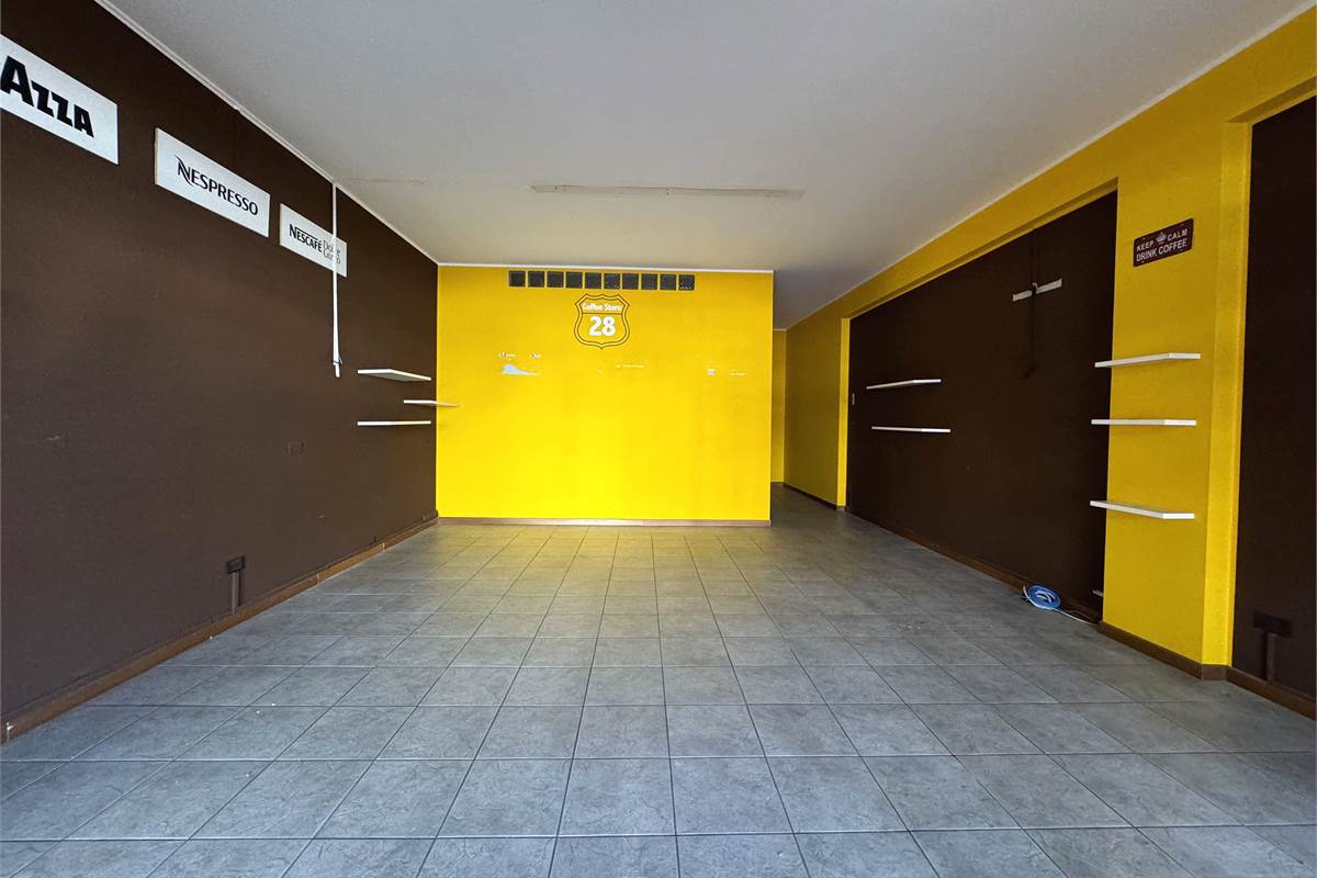Locale commerciale fronte strada
