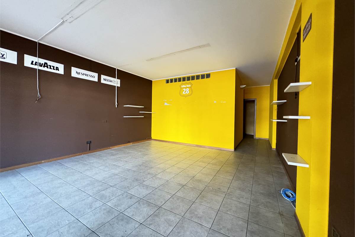Locale commerciale fronte strada