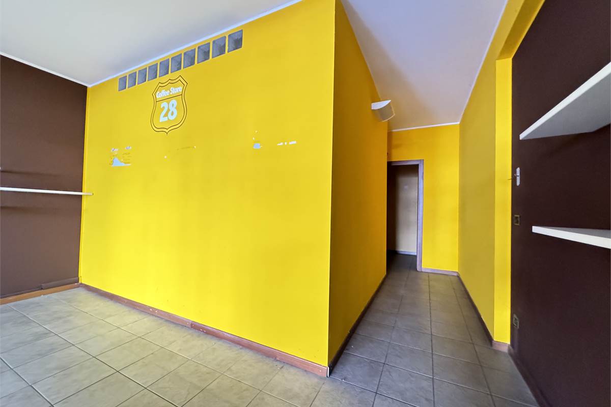 Locale commerciale fronte strada