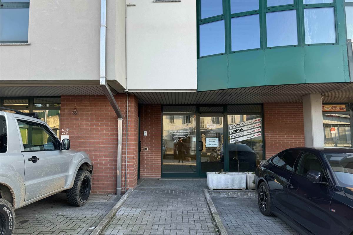 Locale commerciale fronte strada