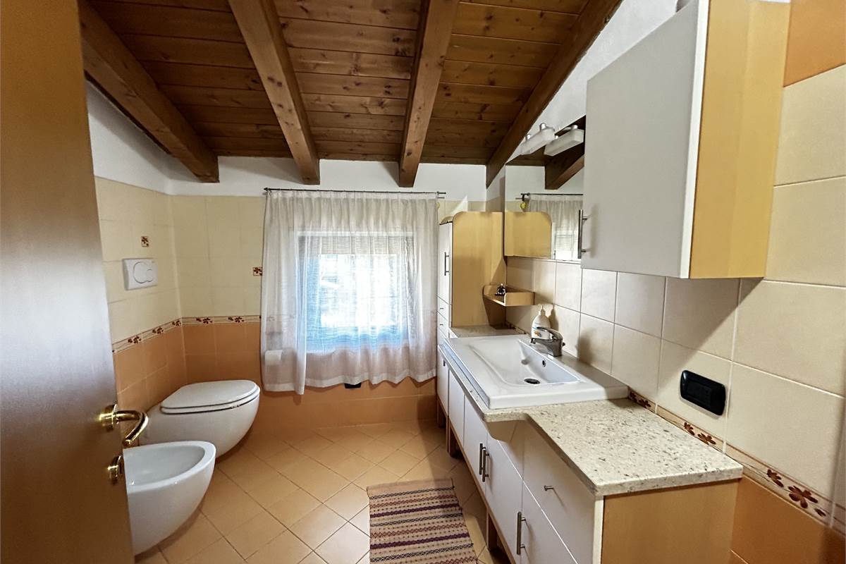 Casa indipendente con due appartamenti