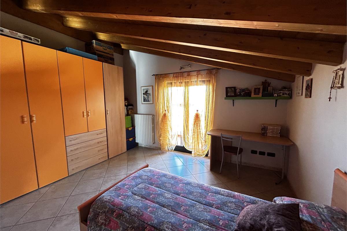 Casa indipendente con due appartamenti