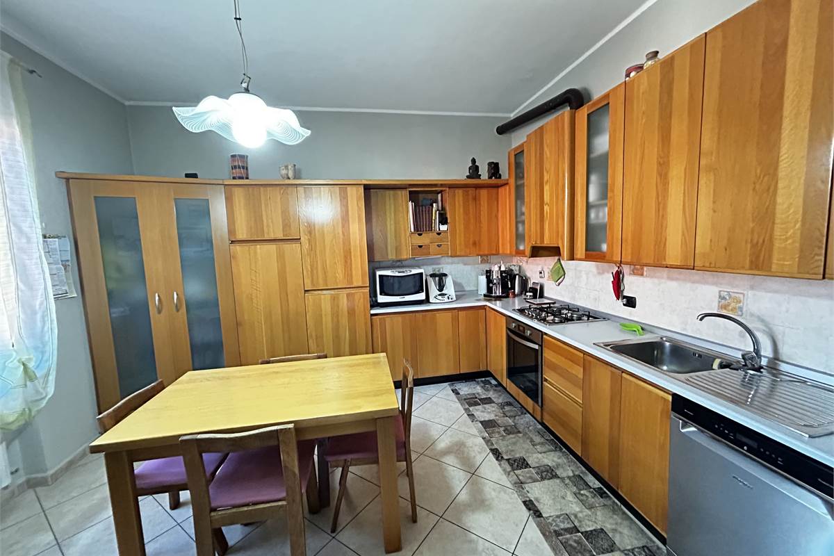 Casa indipendente con due appartamenti
