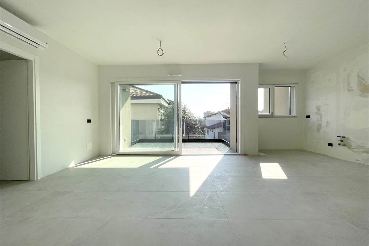 Nuovo trilocale ultimo piano con terrazzo