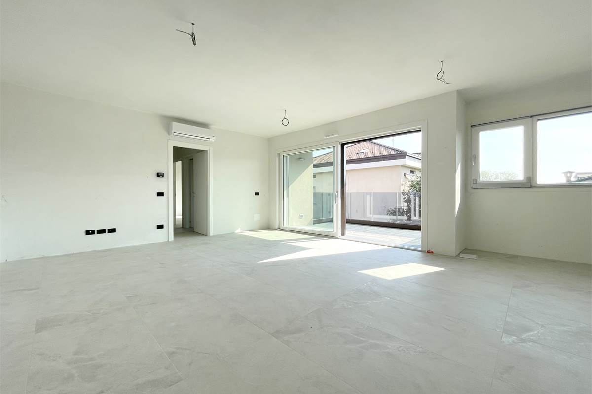 Nuovo trilocale ultimo piano con terrazzo