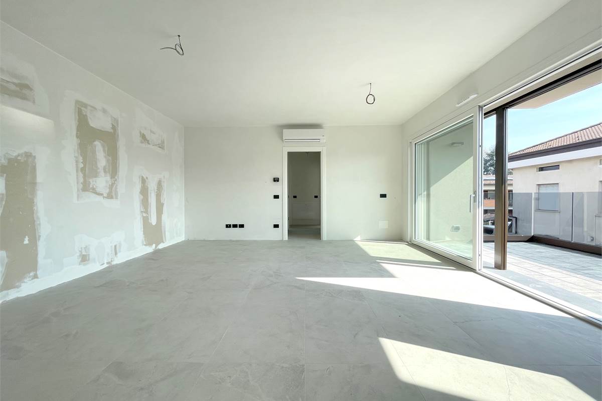 Nuovo trilocale ultimo piano con terrazzo