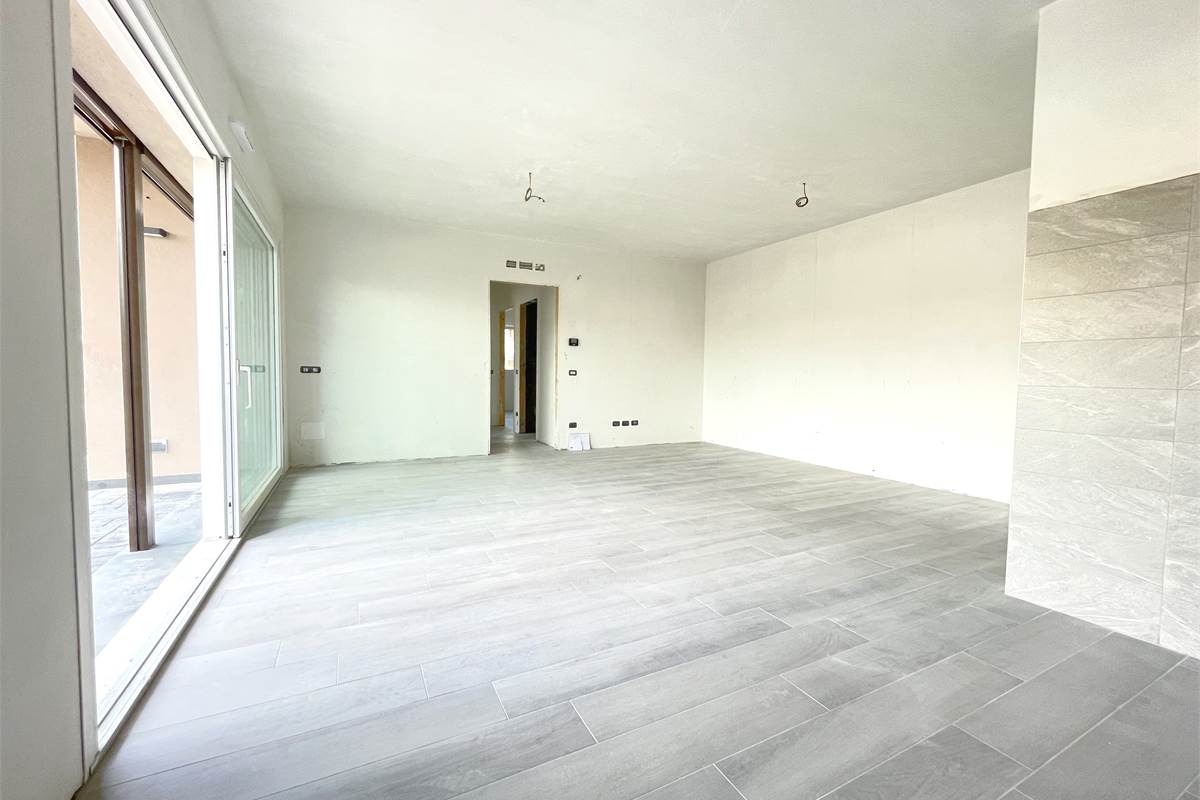 Nuovo trilocale con giardino 