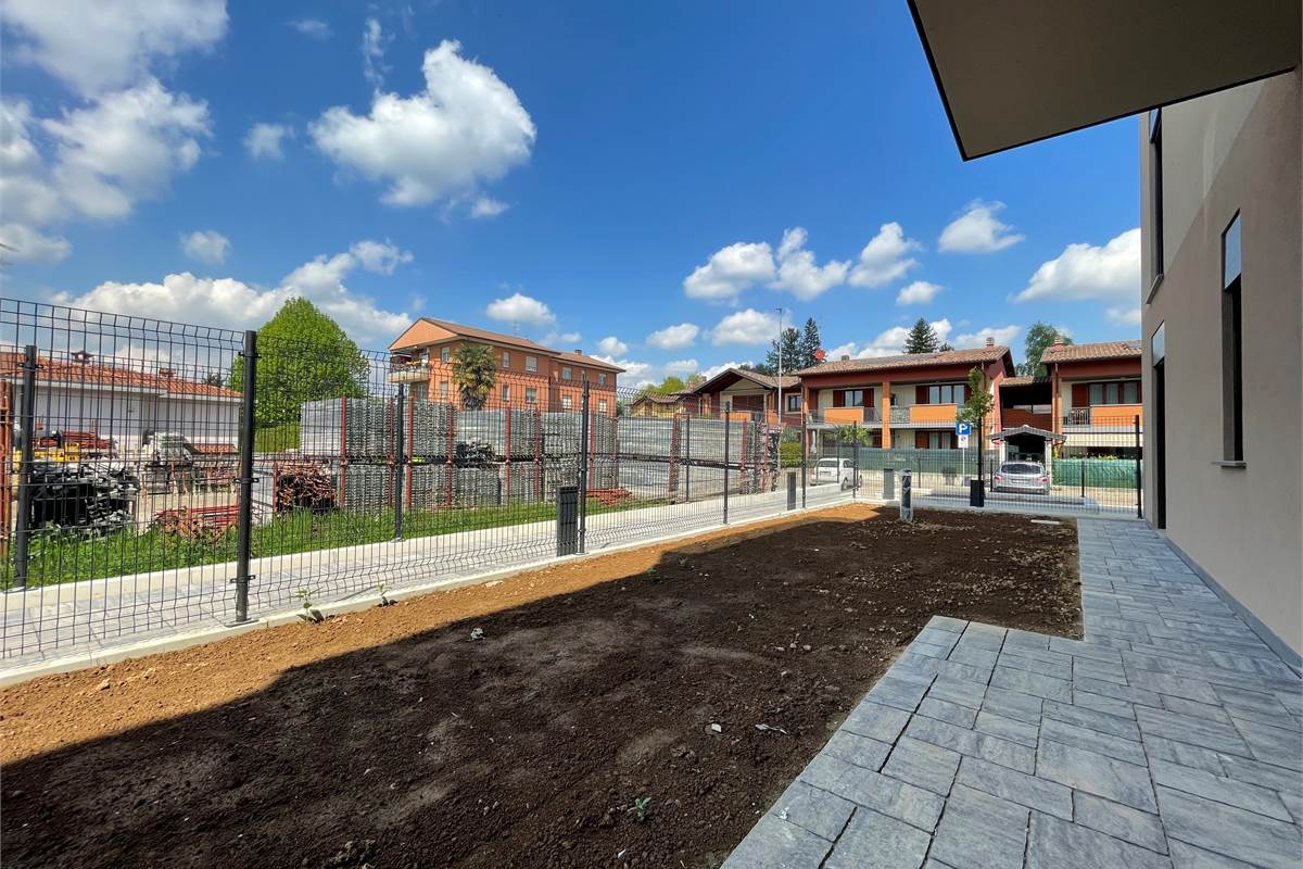 Nuovo trilocale con giardino 