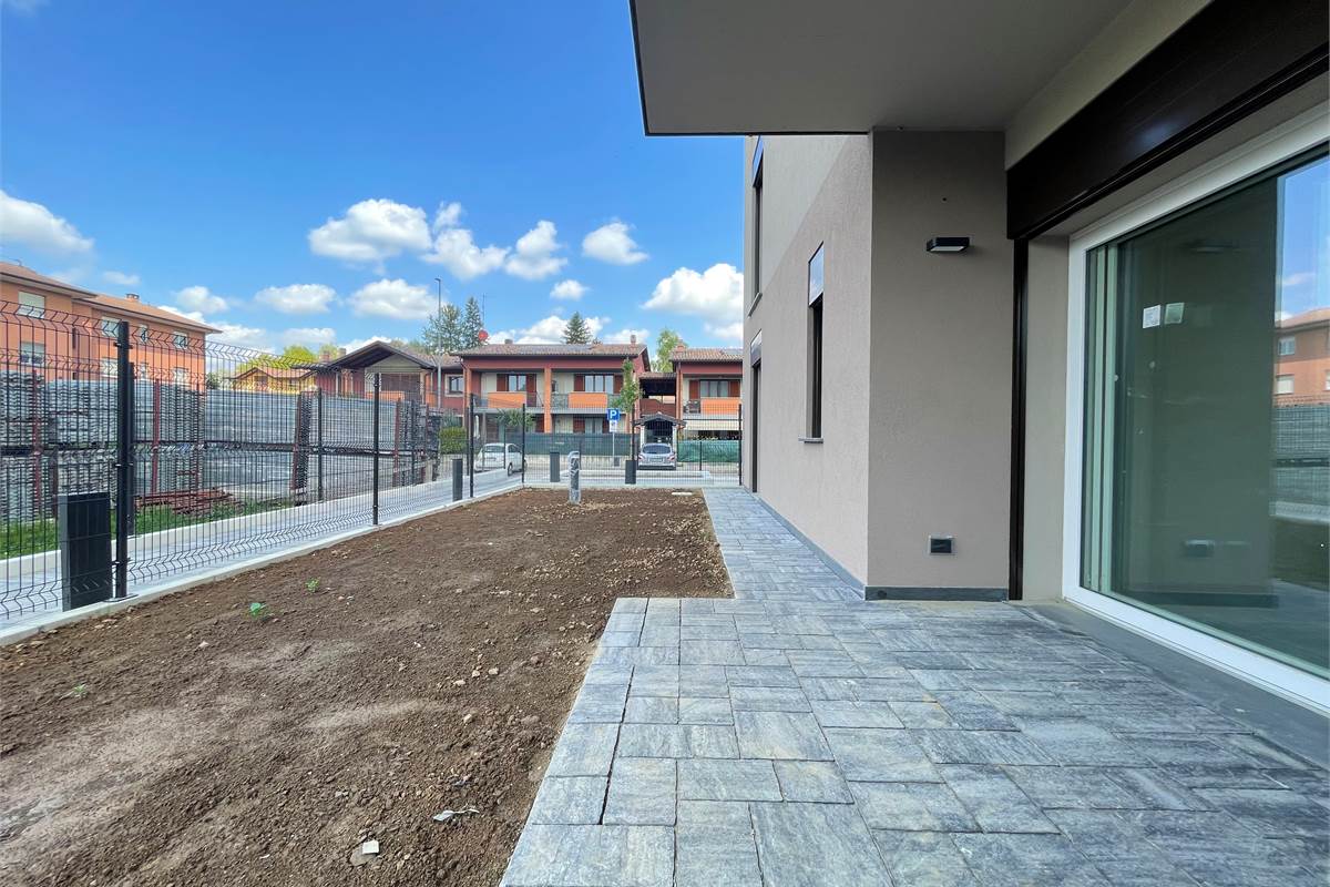 Nuovo trilocale con giardino 