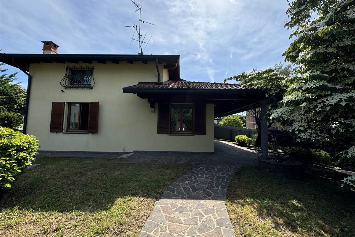 Villa bifamiliare
