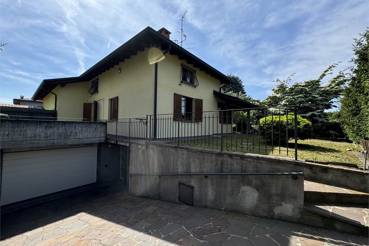 Villa bifamiliare