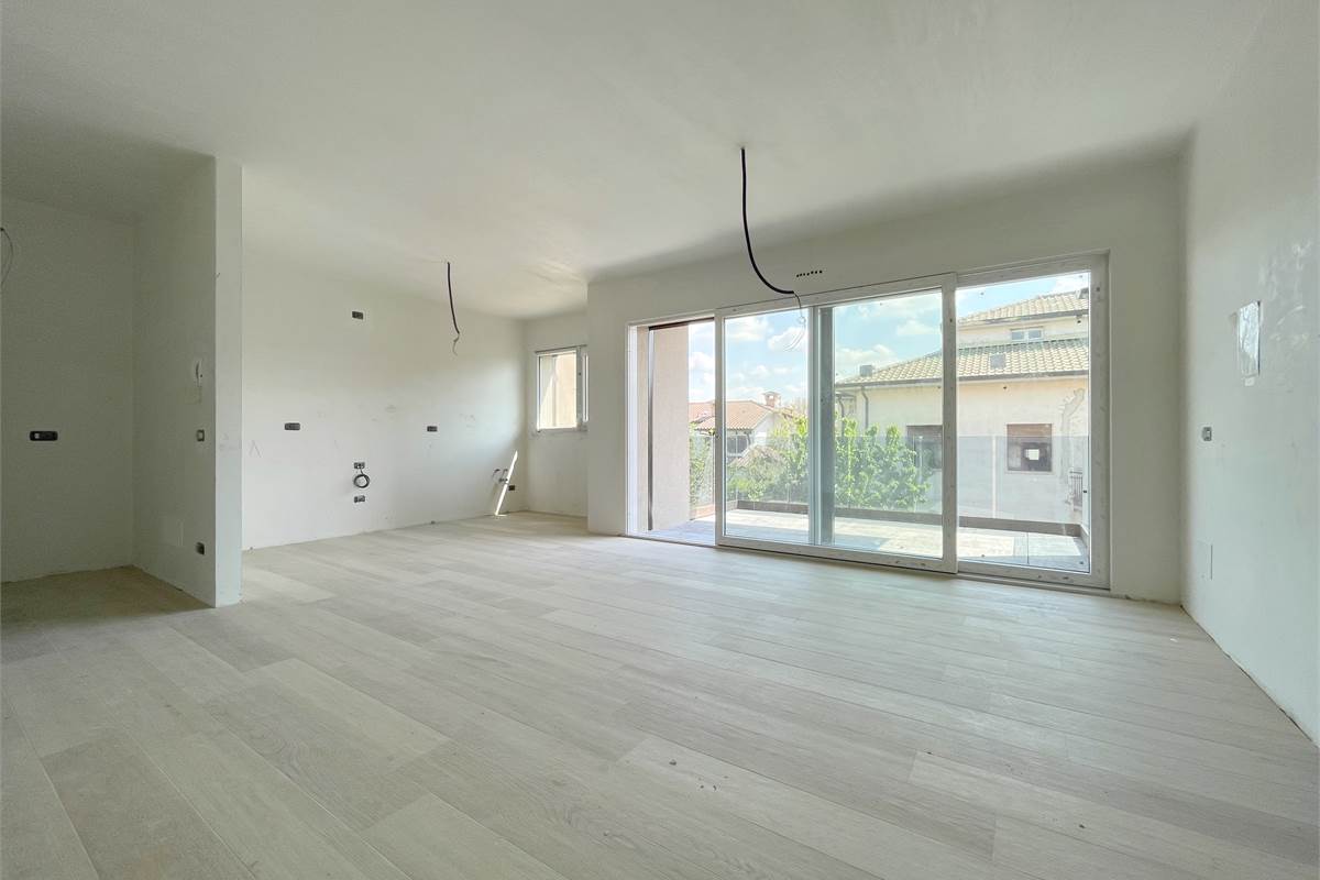 Nuovo trilocale con terrazzo