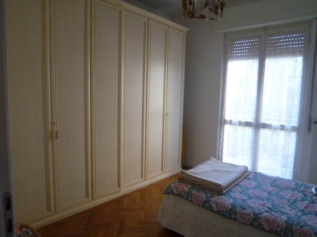 Elegante trilocale con balconi e box