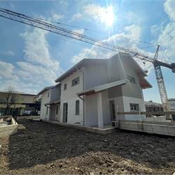 Nuova villetta a schiera di testa