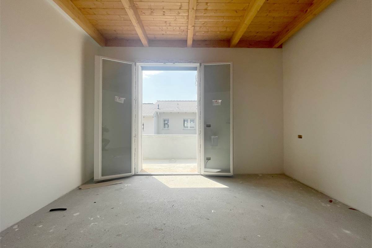 Nuova villetta a schiera di testa