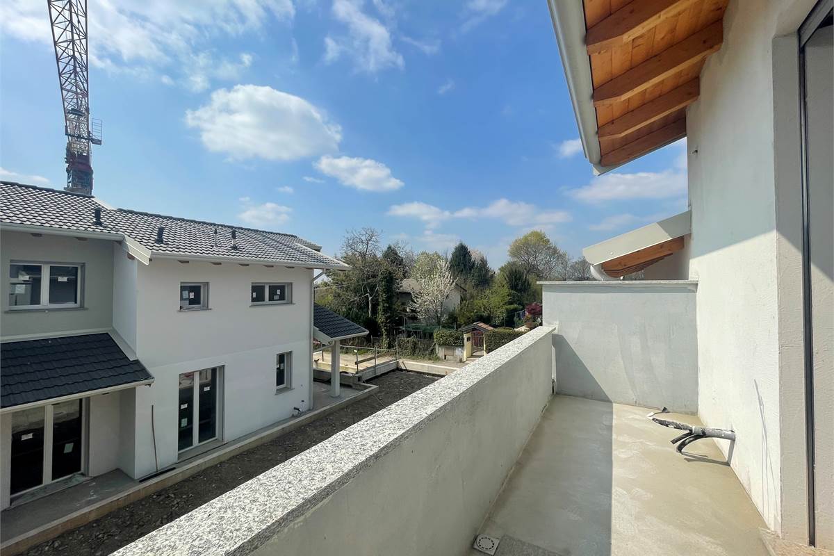 Nuova villetta a schiera di testa