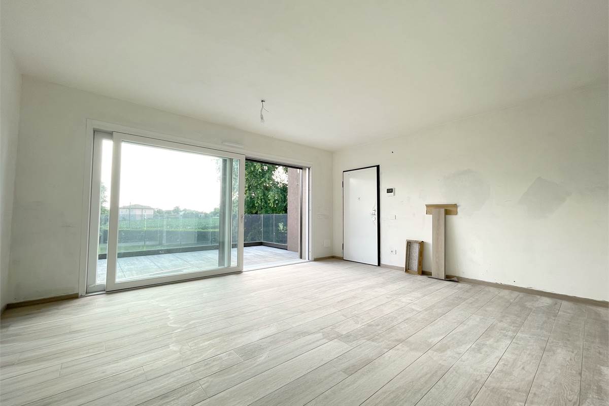 Nuovo trilocale con terrazzo e box