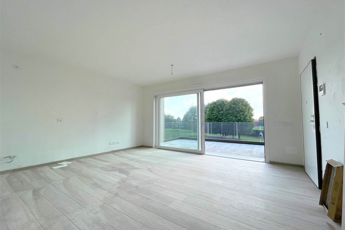 Nuovo trilocale con terrazzo e box