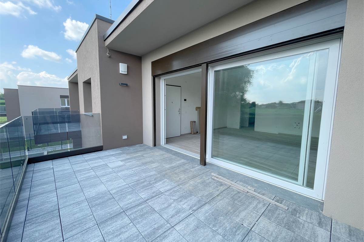 Nuovo trilocale con terrazzo e box