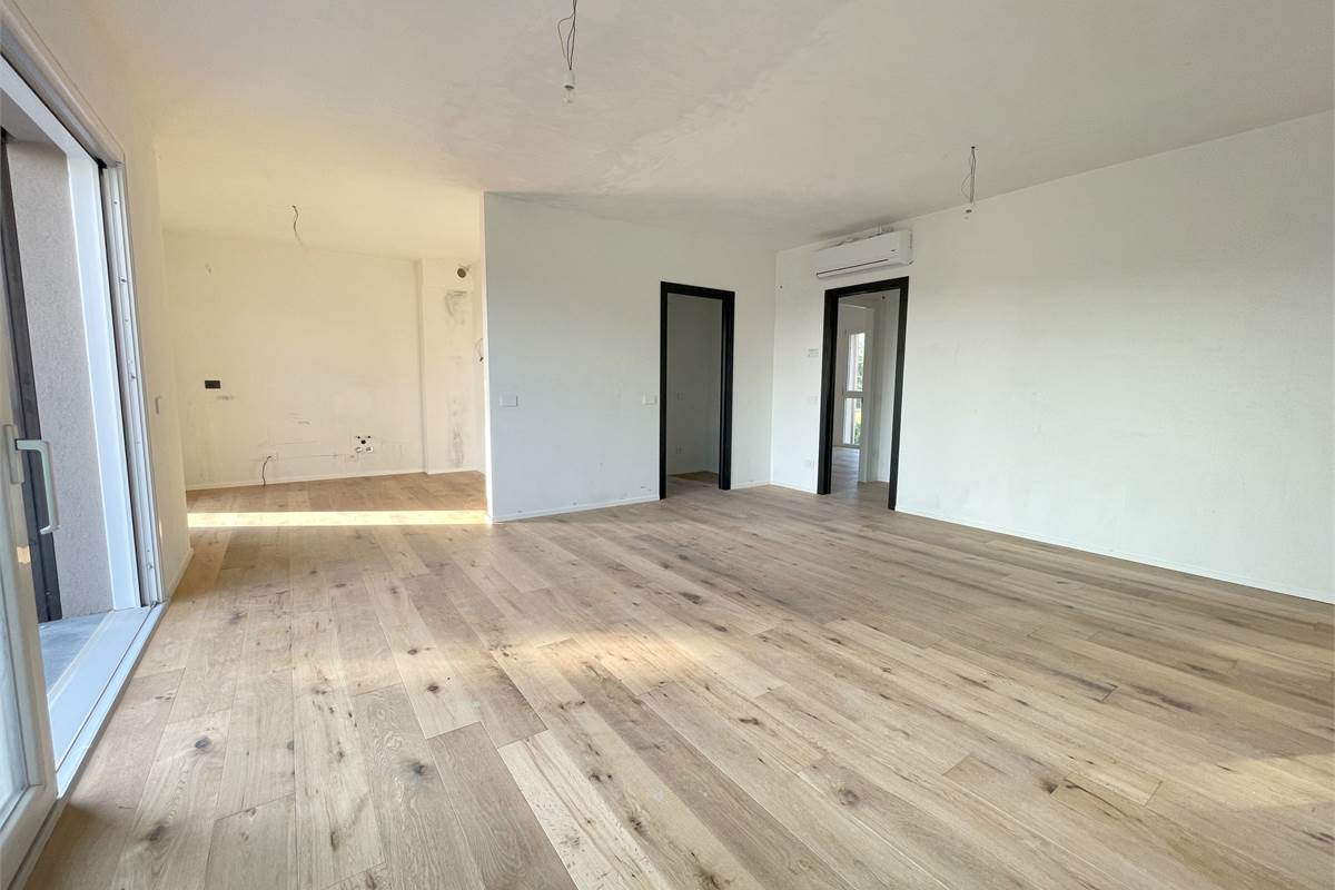 Nuovo trilocale con terrazzo e box