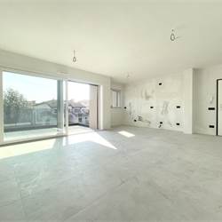 Nuovo trilocale con terrazzo e box