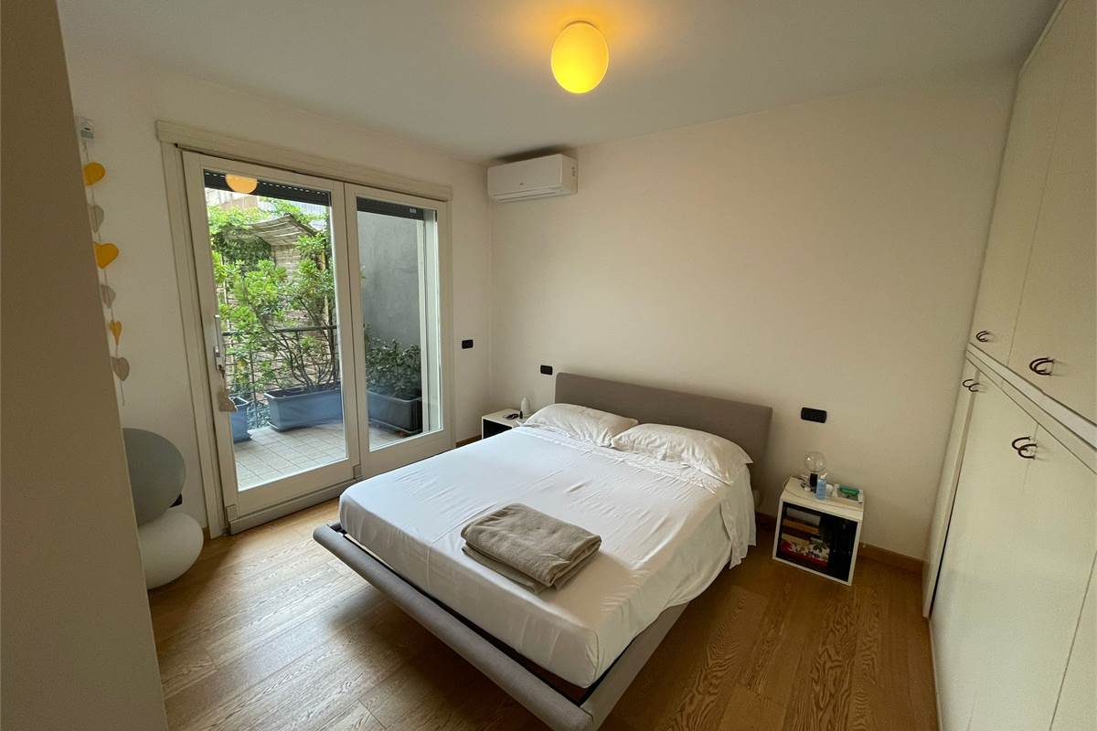 Moderno bilocale con terrazzo