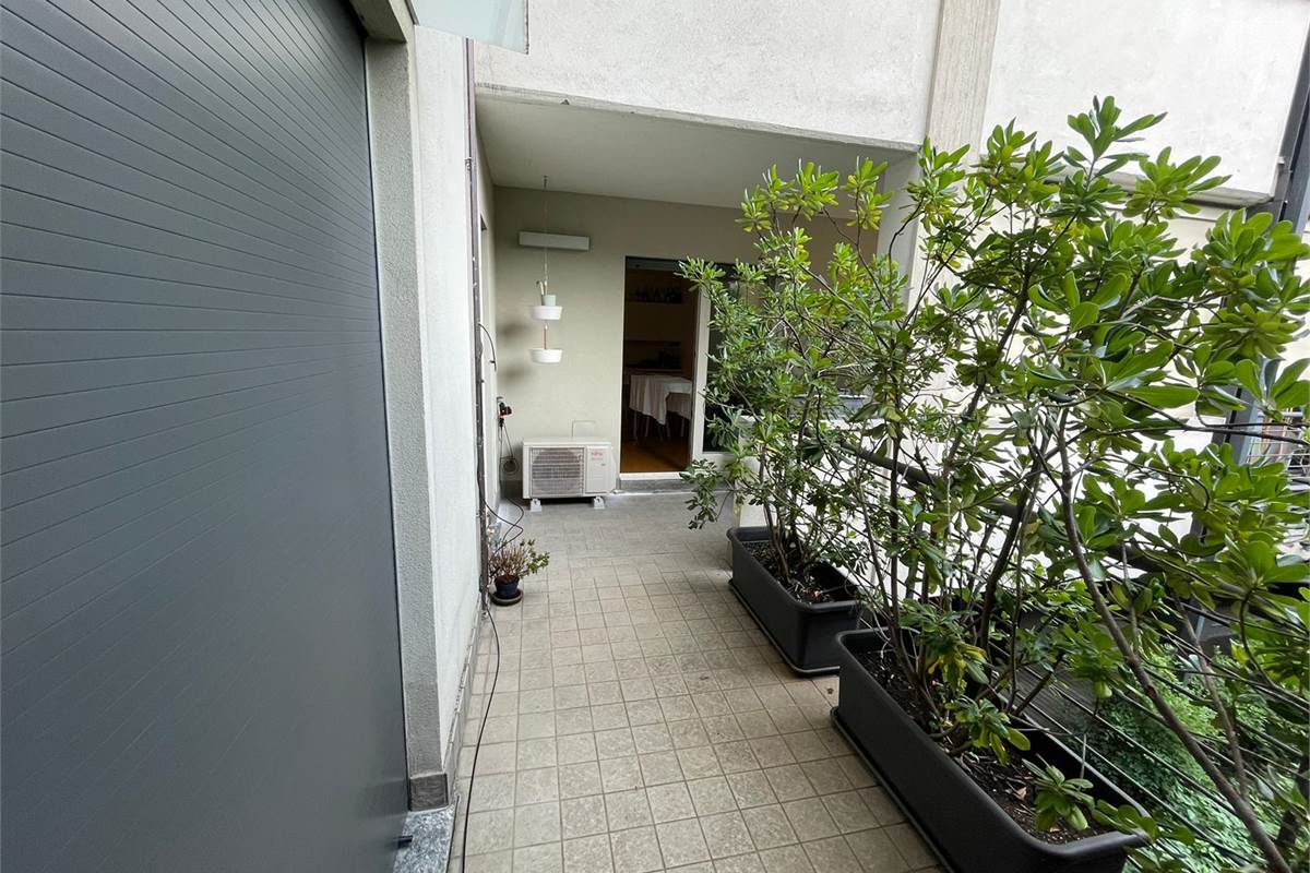 Moderno bilocale con terrazzo