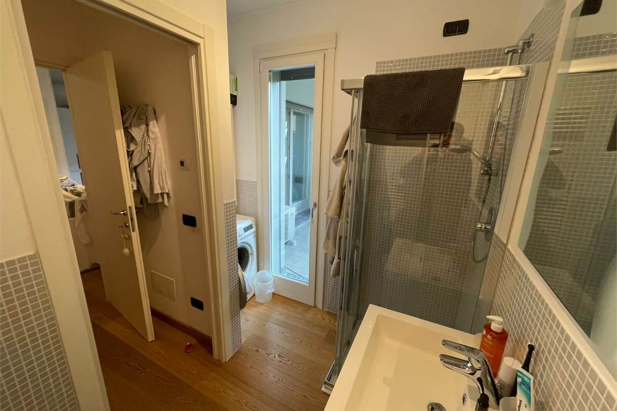 Moderno bilocale con terrazzo