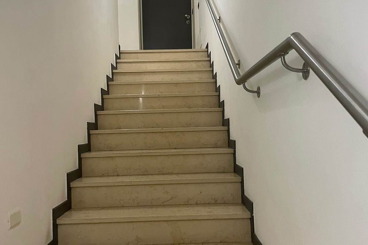 Moderno bilocale con terrazzo