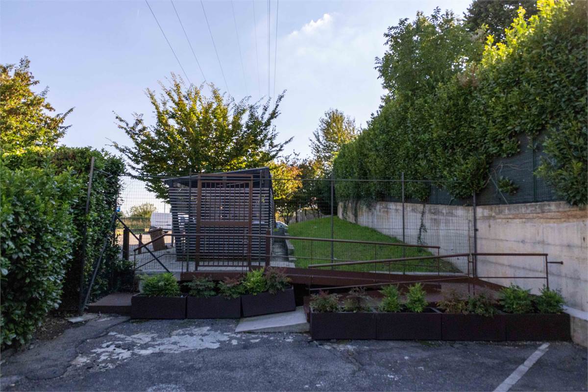 Trilocale con taverna e giardino