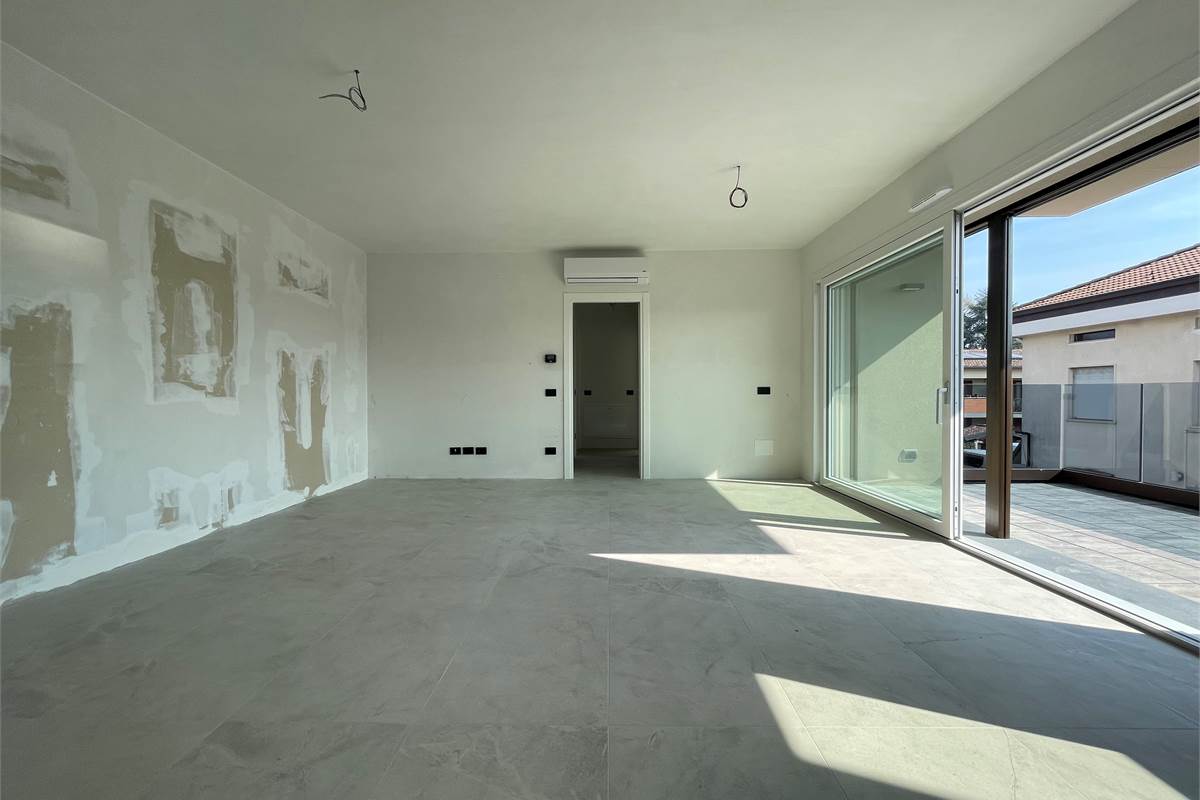 Nuovo trilocale con terrazzo