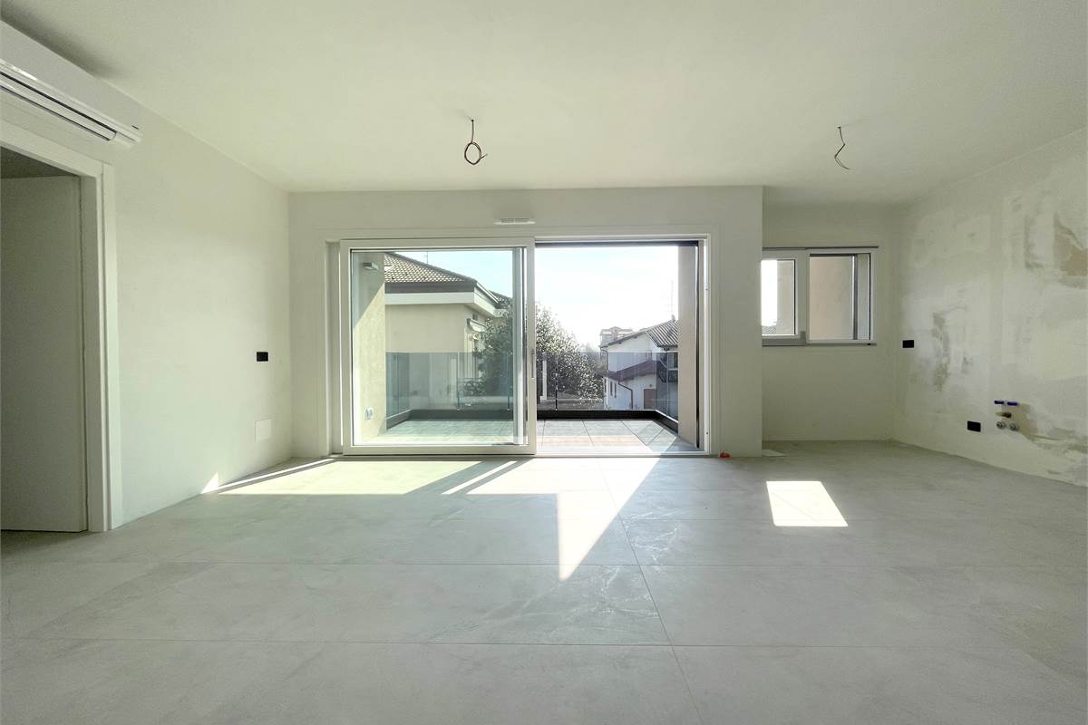 Nuovo trilocale con terrazzo