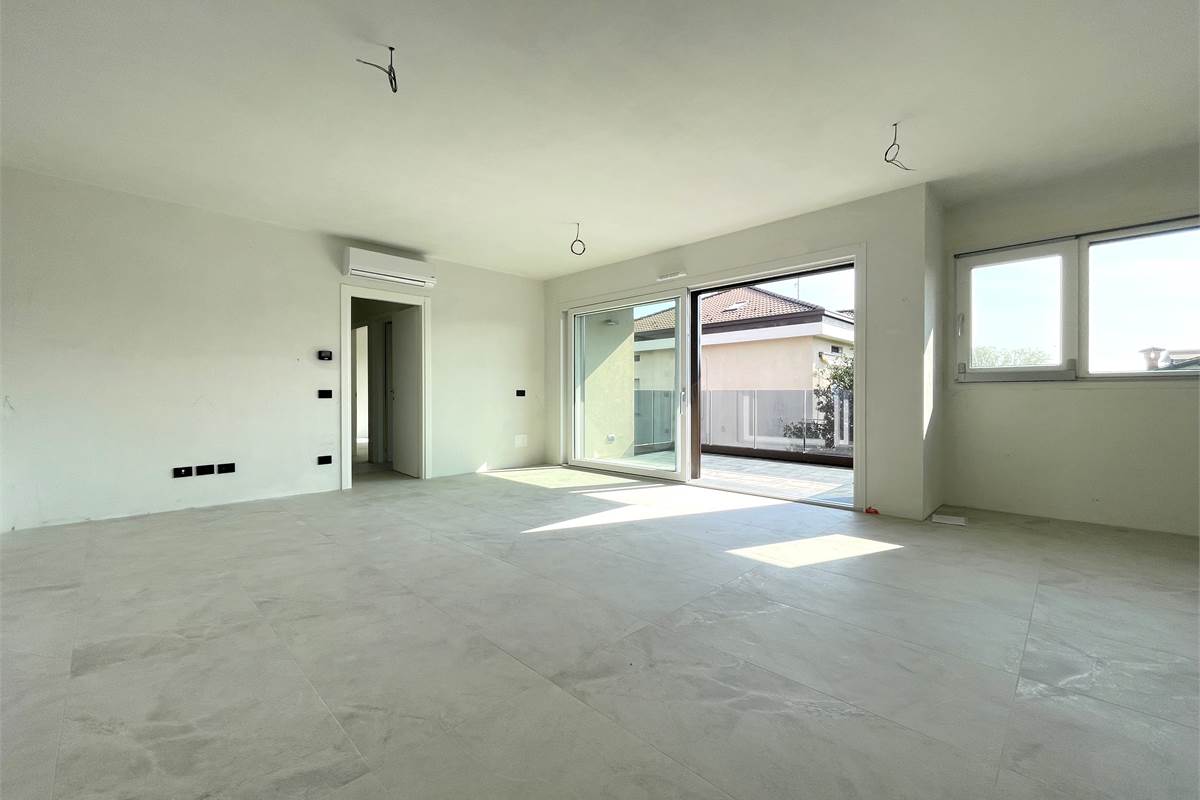 Nuovo trilocale con terrazzo