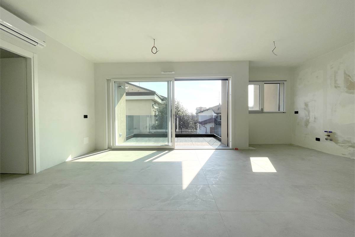 Nuovo trilocale con terrazzo