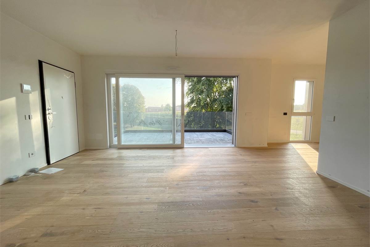 Nuovo trilocale con terrazzo e box