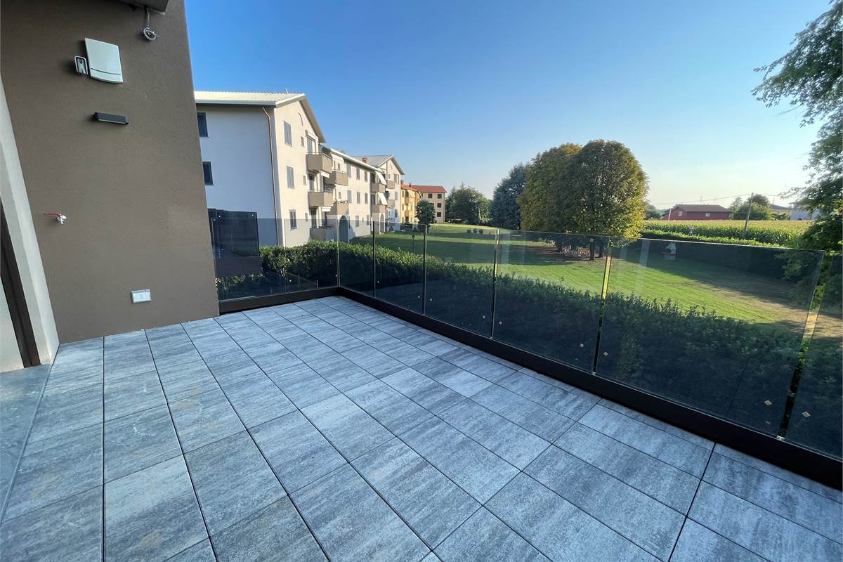 Nuovo trilocale con terrazzo e box