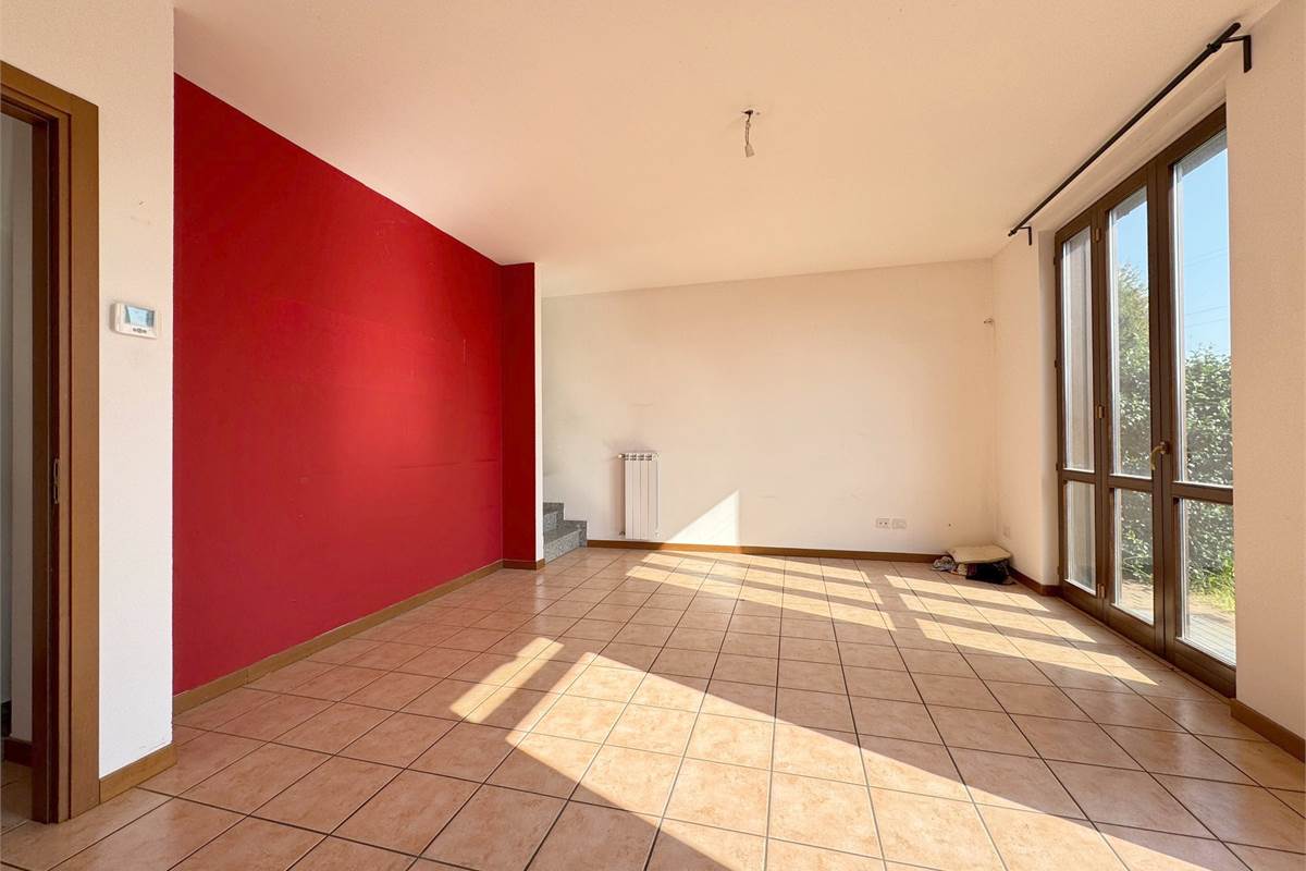 Moderna villetta a schiera di testa