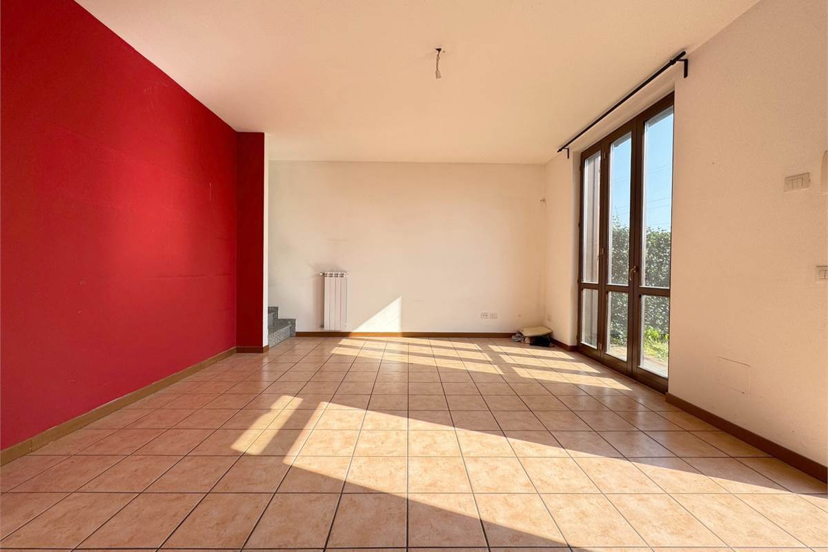 Moderna villetta a schiera di testa