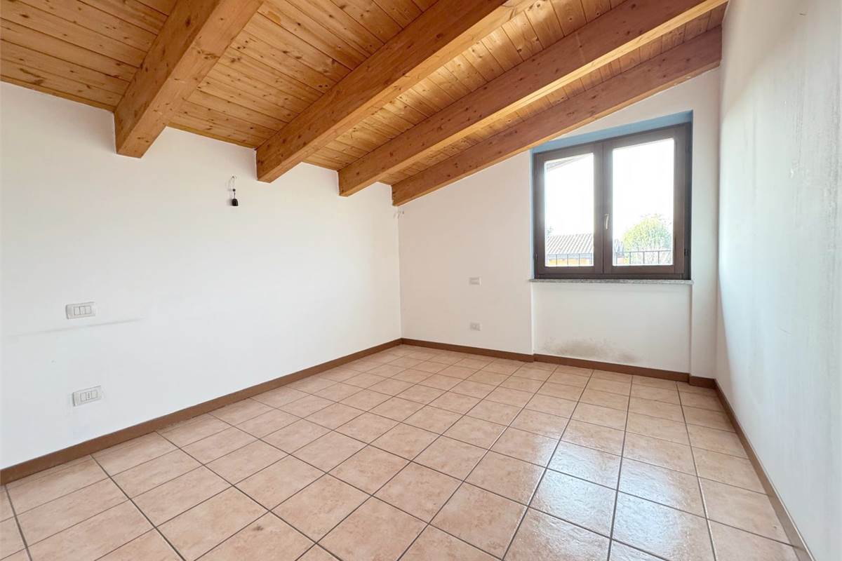 Moderna villetta a schiera di testa
