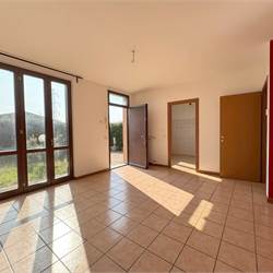 Moderna villetta a schiera di testa