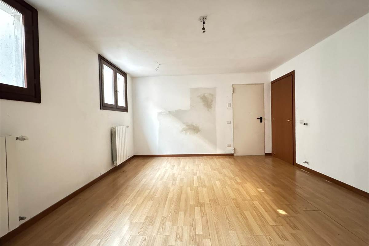 Moderna villetta a schiera di testa