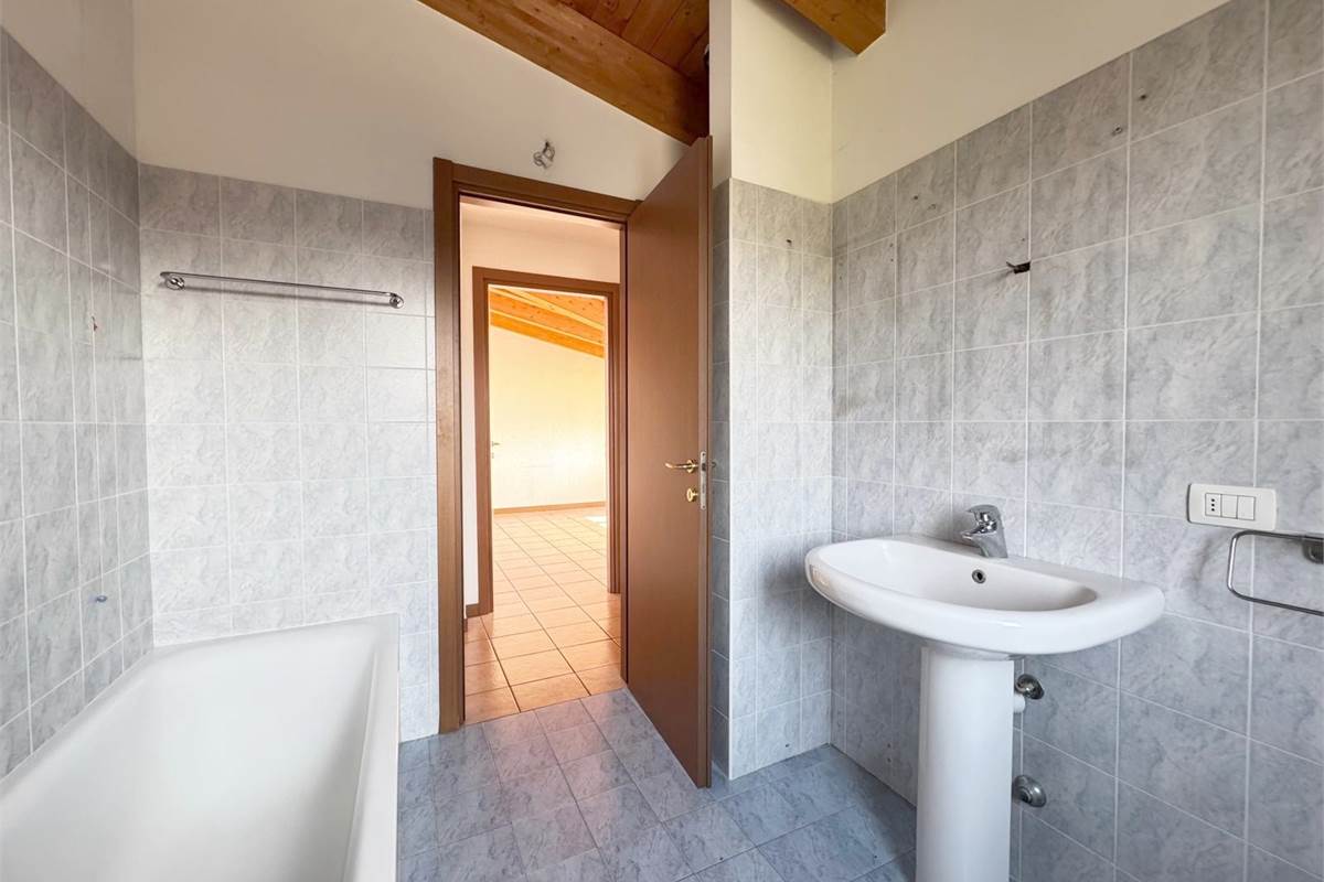Moderna villetta a schiera di testa