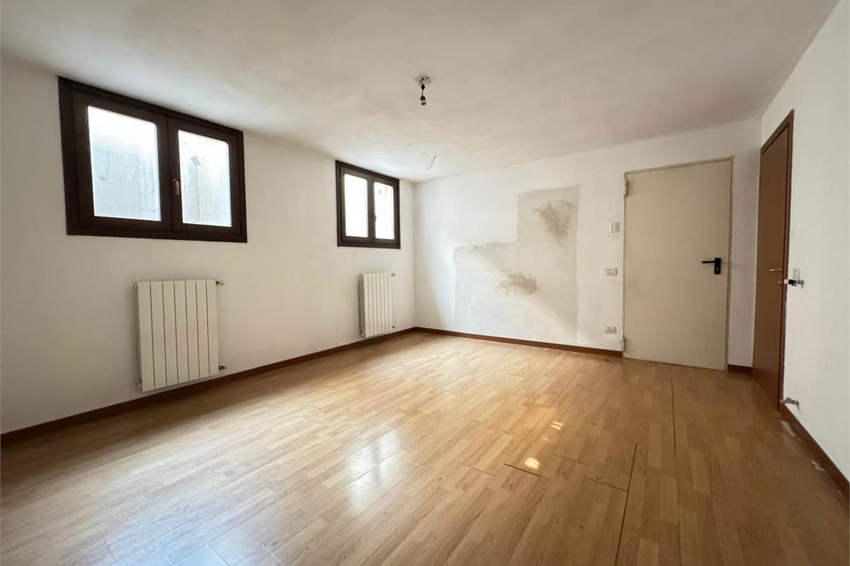 Moderna villetta a schiera di testa