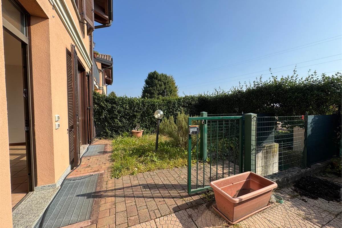 Moderna villetta a schiera di testa